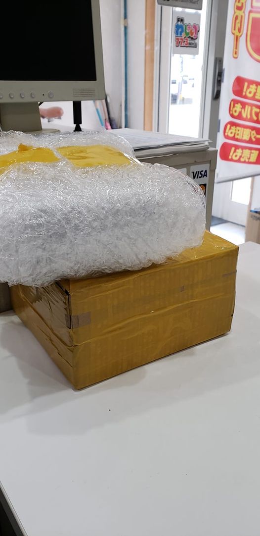 中国から届いた電源ユニットの部品